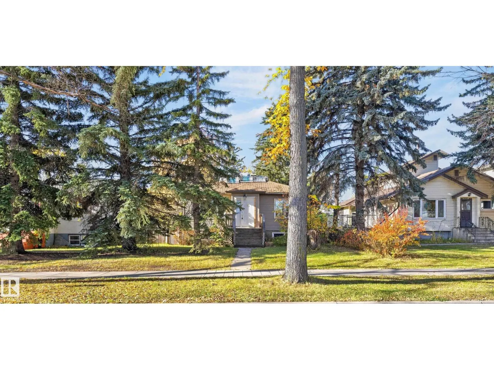 12006 104 ST NW