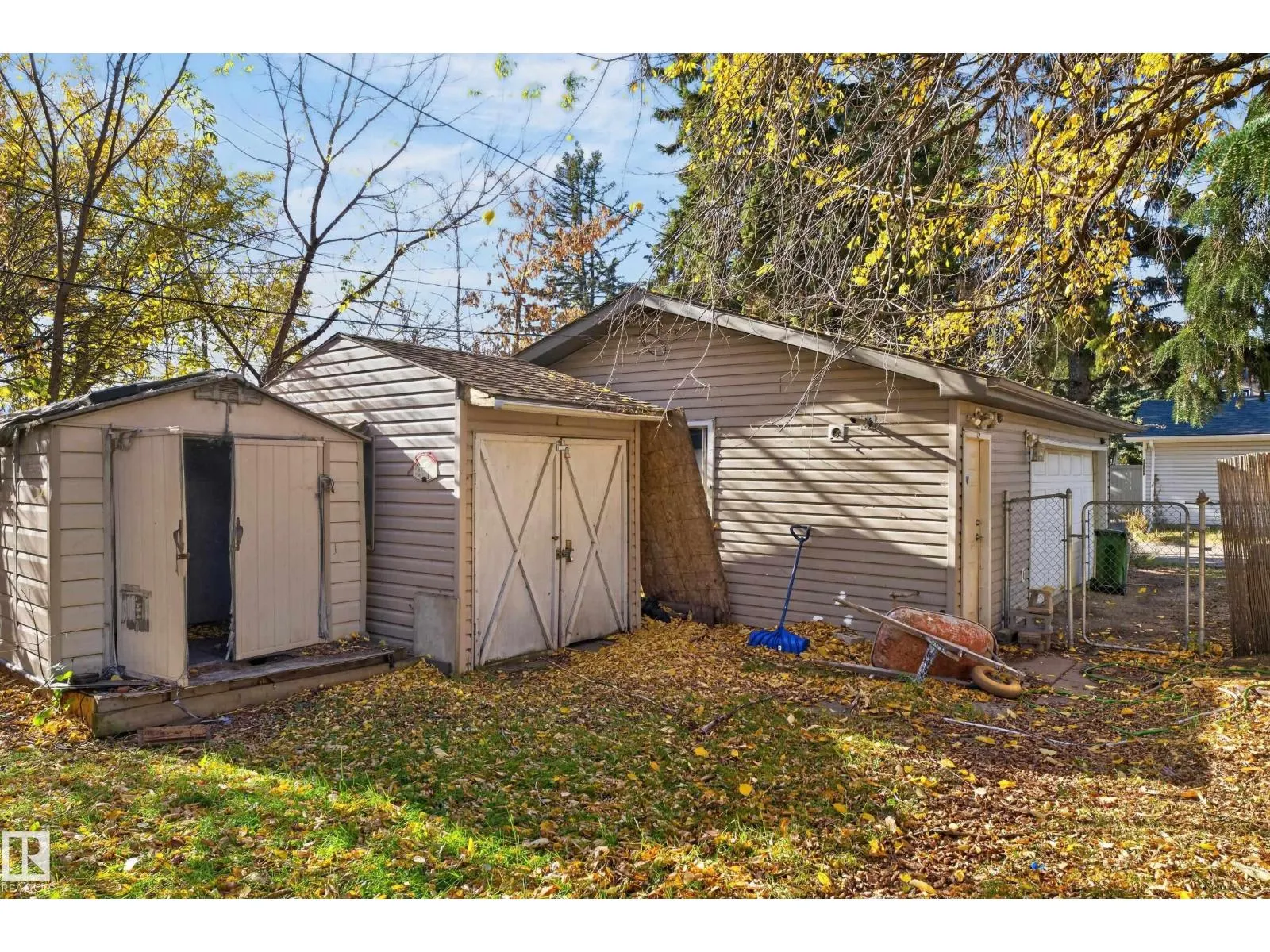 12006 104 ST NW