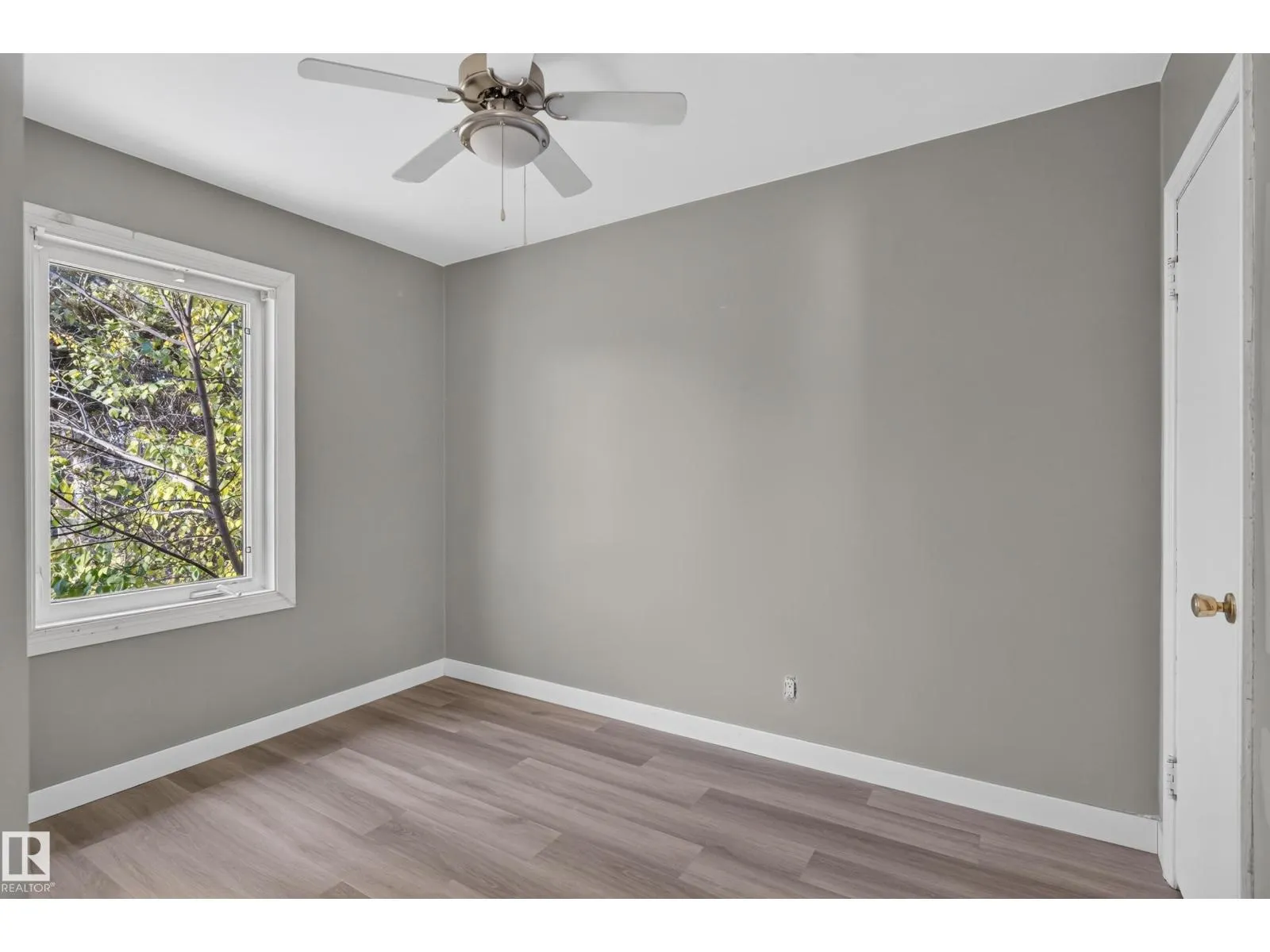 12006 104 ST NW