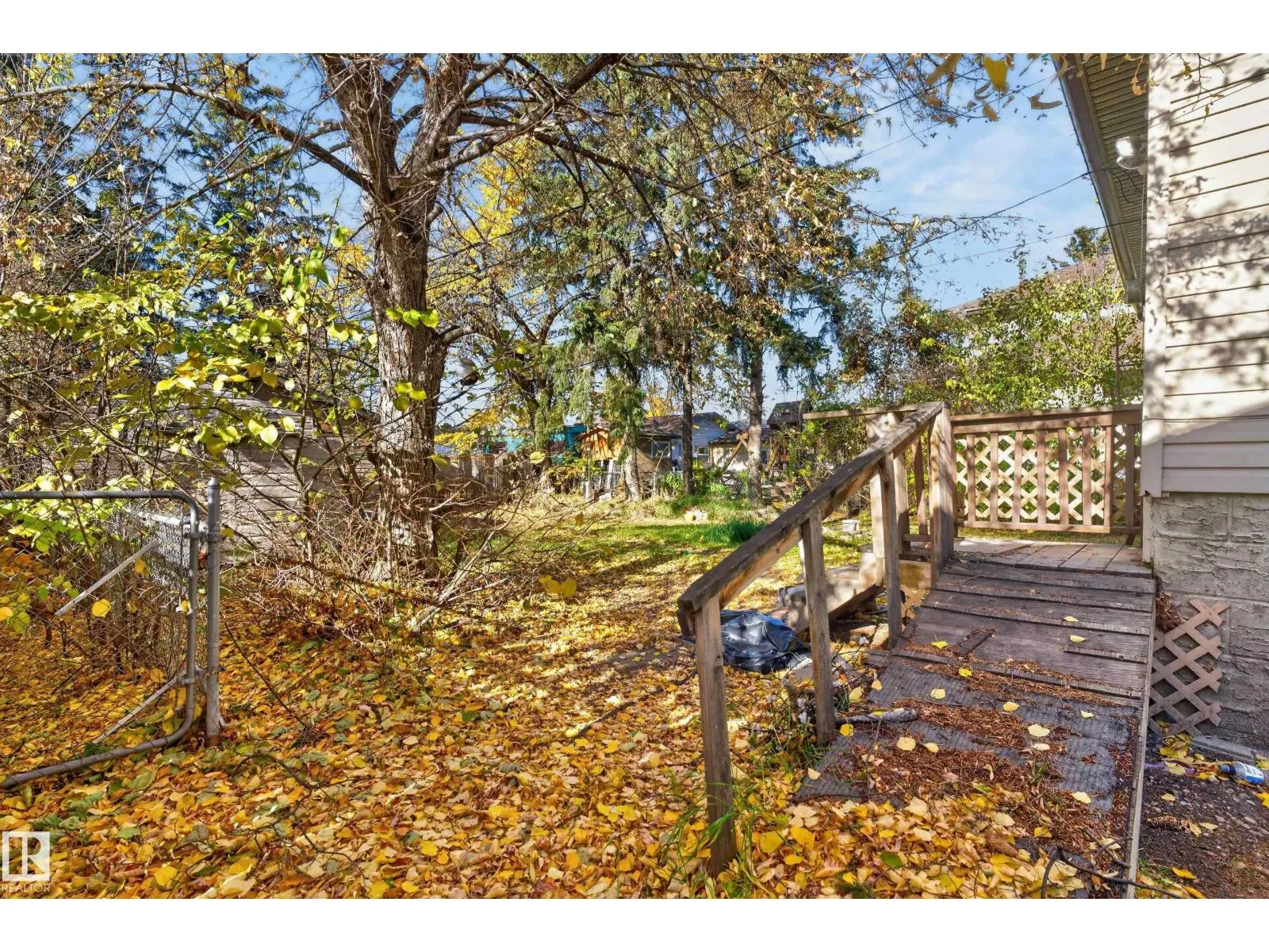 12006 104 ST NW