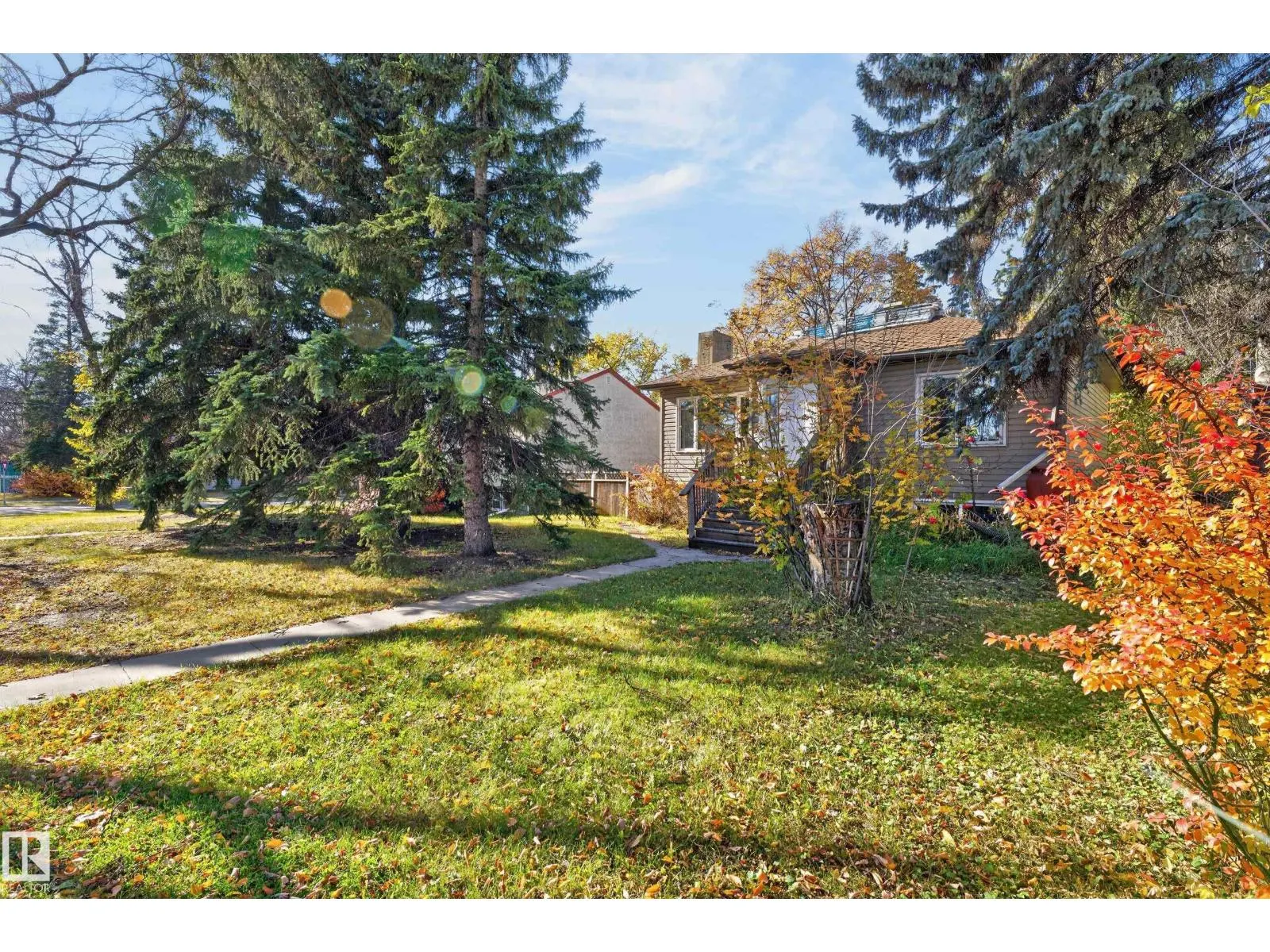 12006 104 ST NW