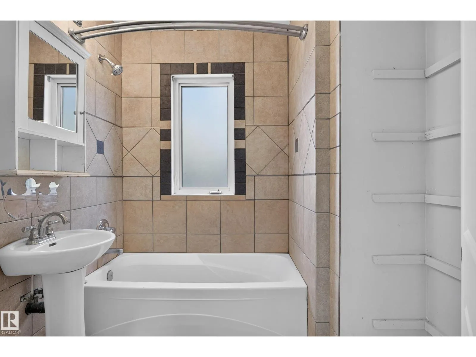 12006 104 ST NW