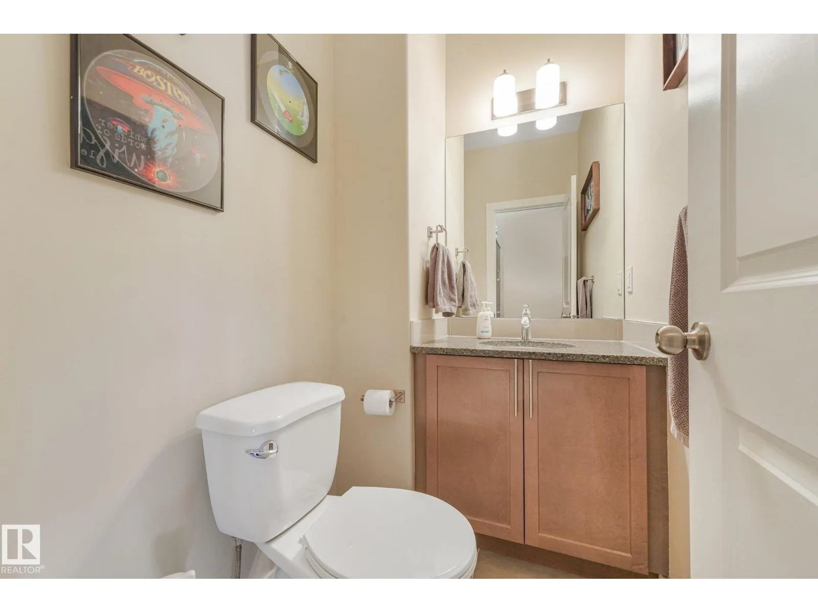 #8 16537 130A ST NW
