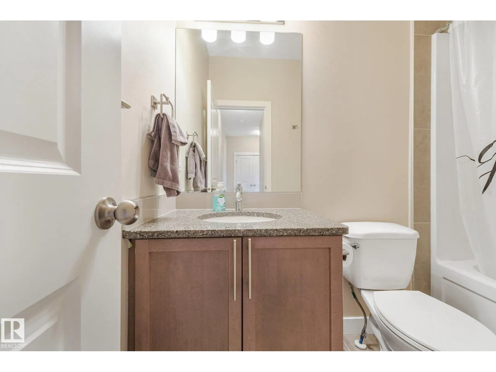 #8 16537 130A ST NW