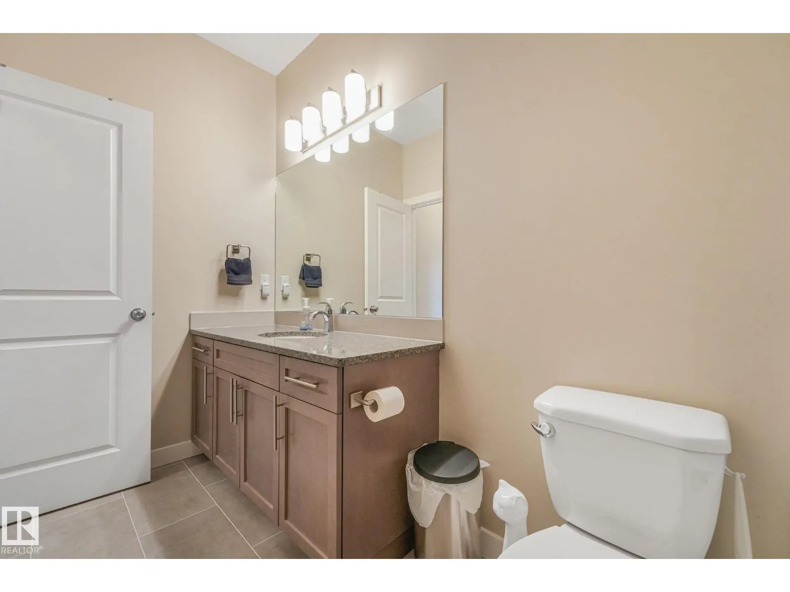#8 16537 130A ST NW