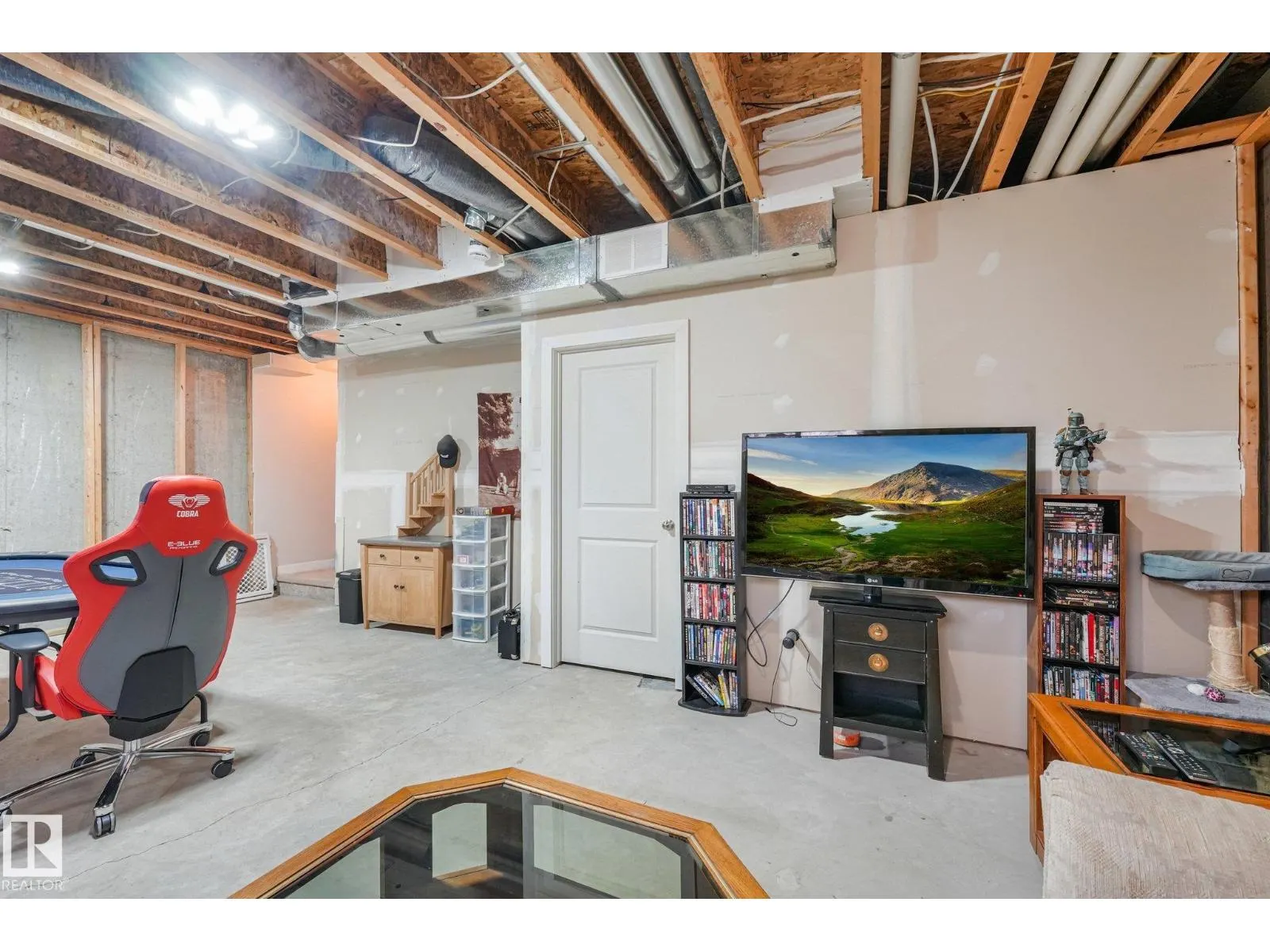 #8 16537 130A ST NW