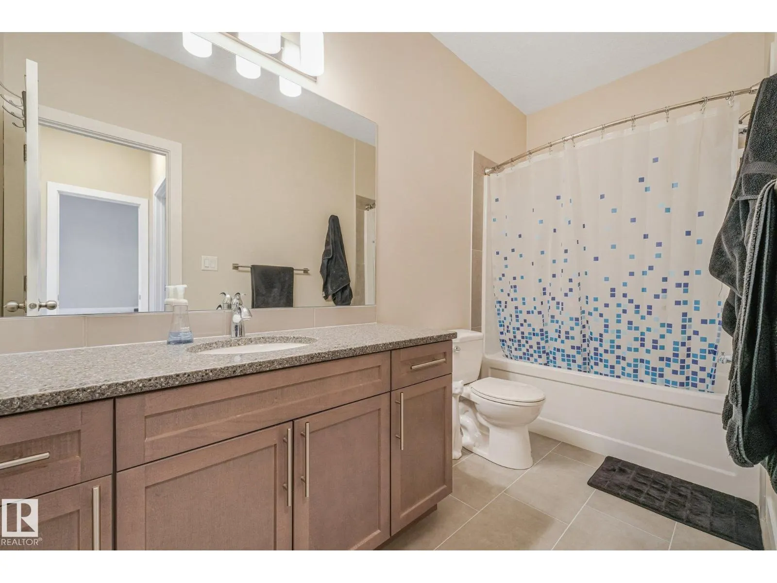 #8 16537 130A ST NW