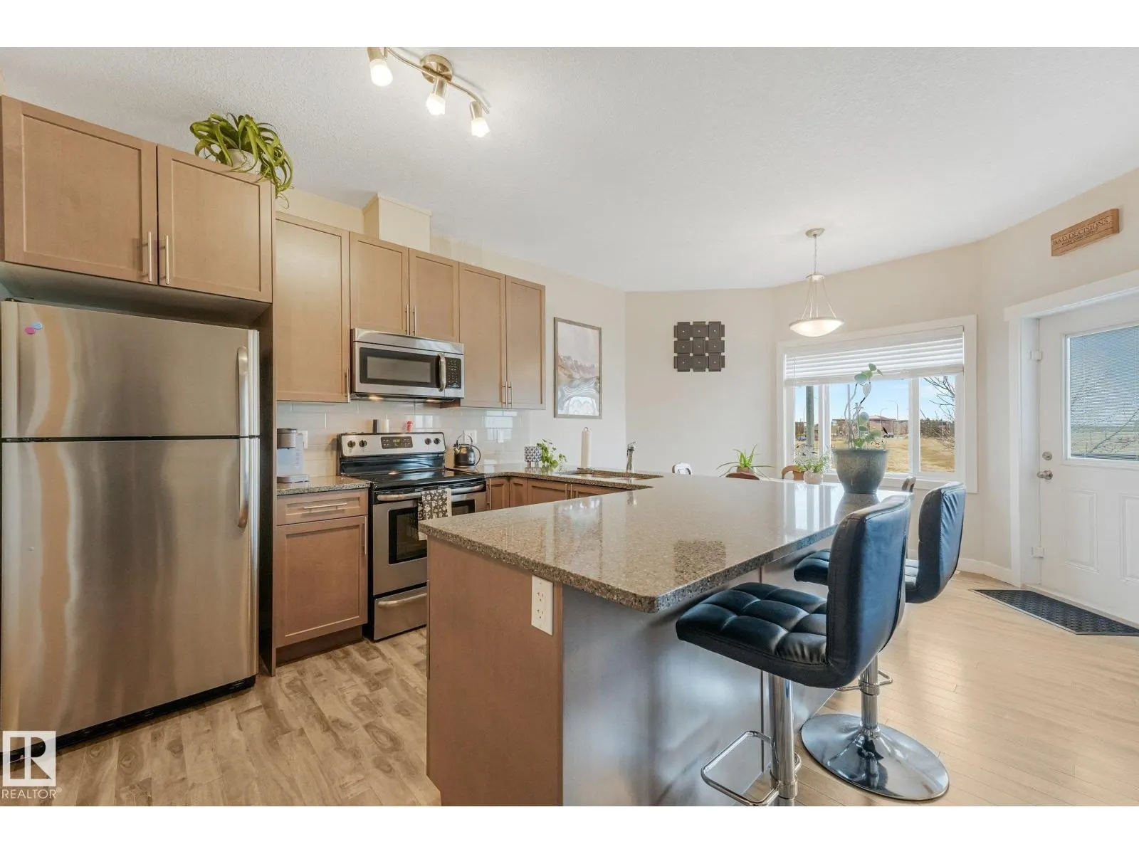 #8 16537 130A ST NW