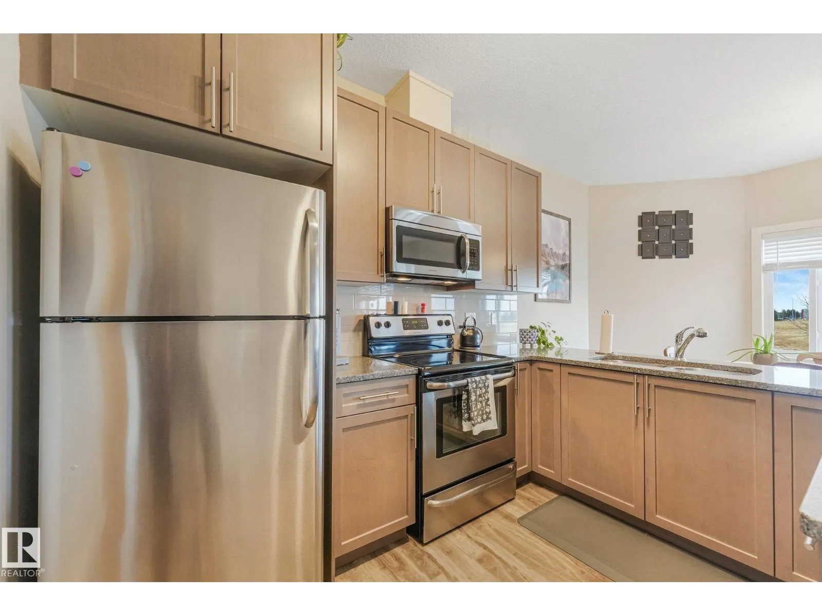 #8 16537 130A ST NW