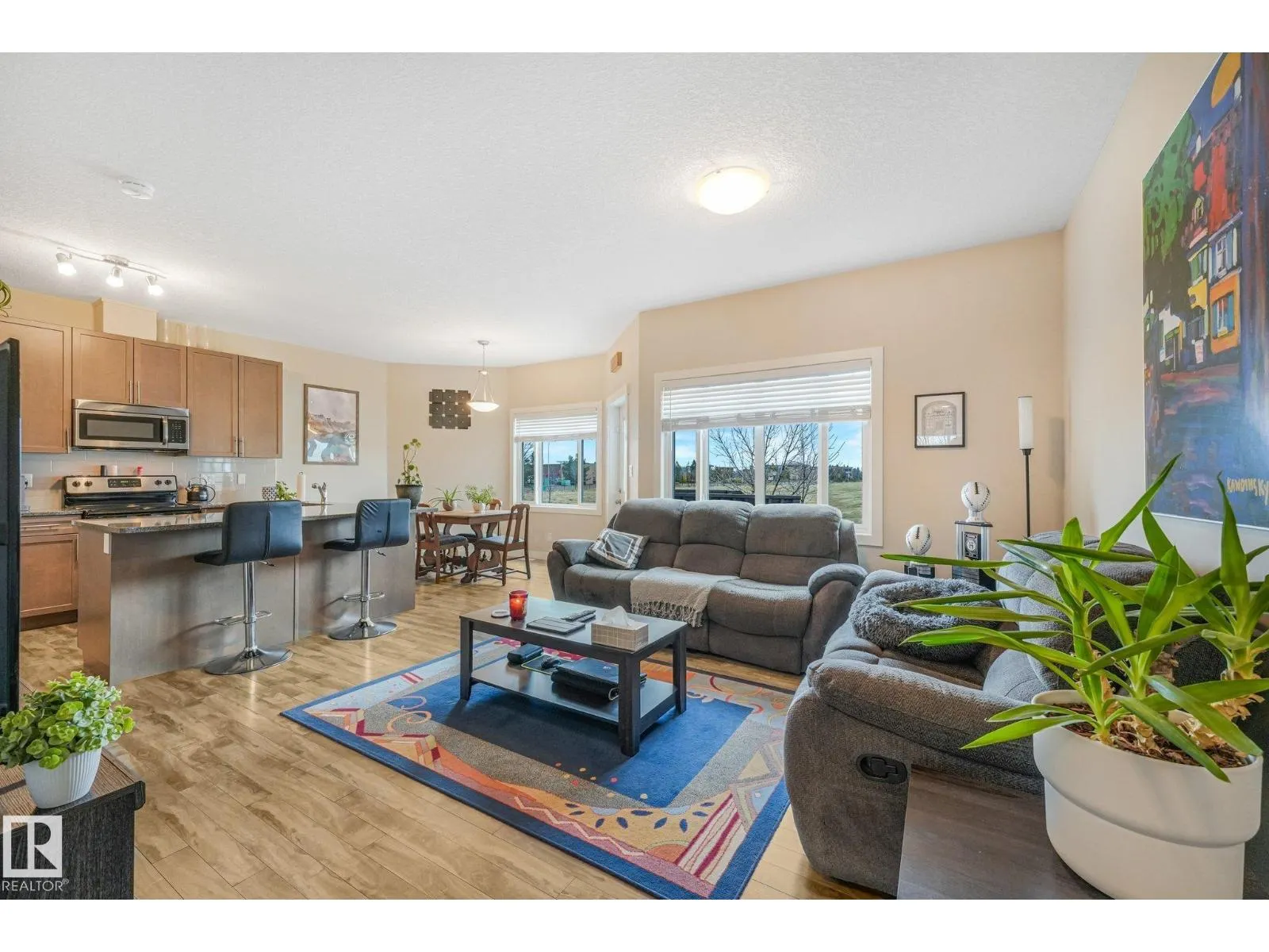 #8 16537 130A ST NW