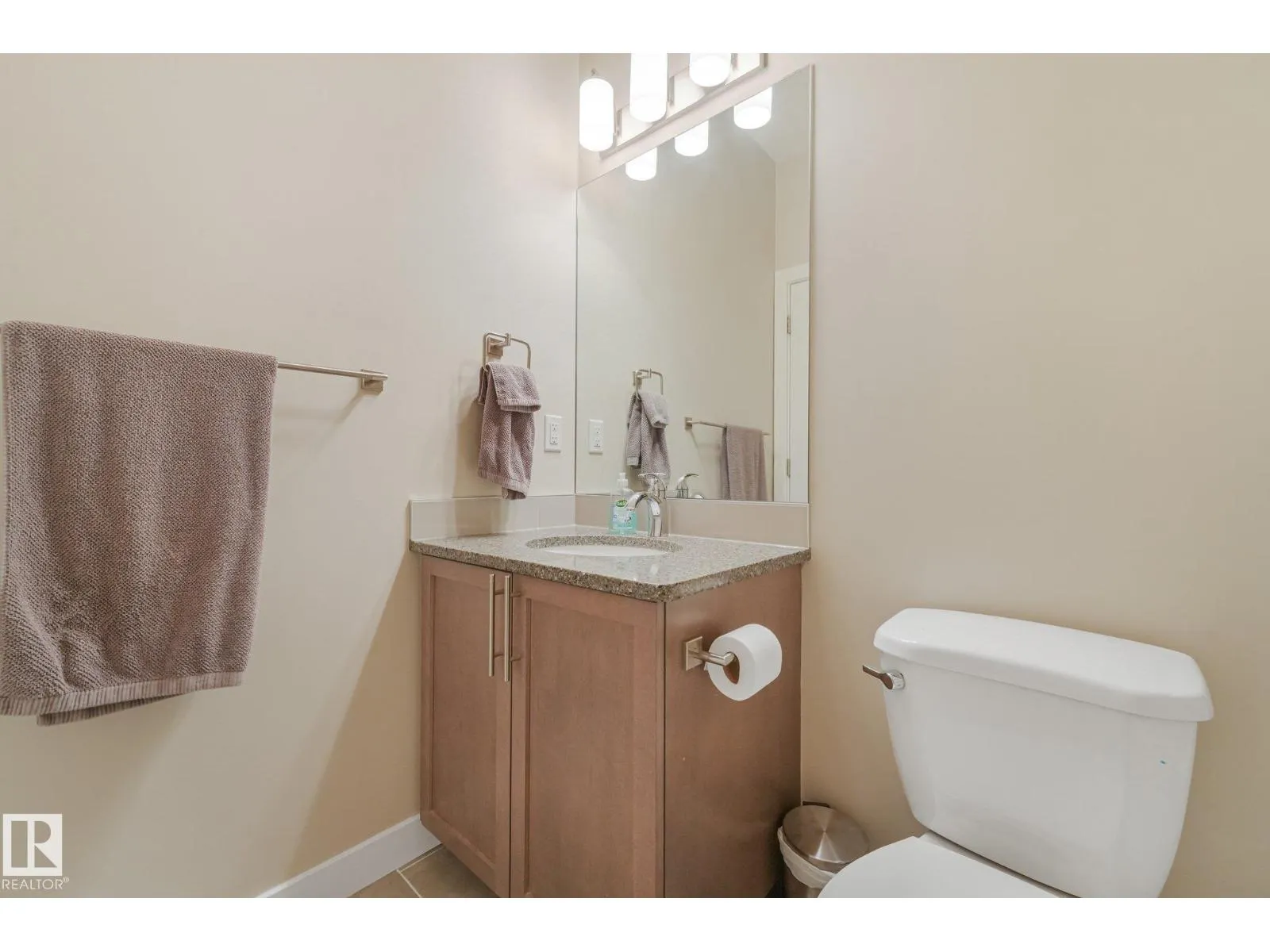 #8 16537 130A ST NW