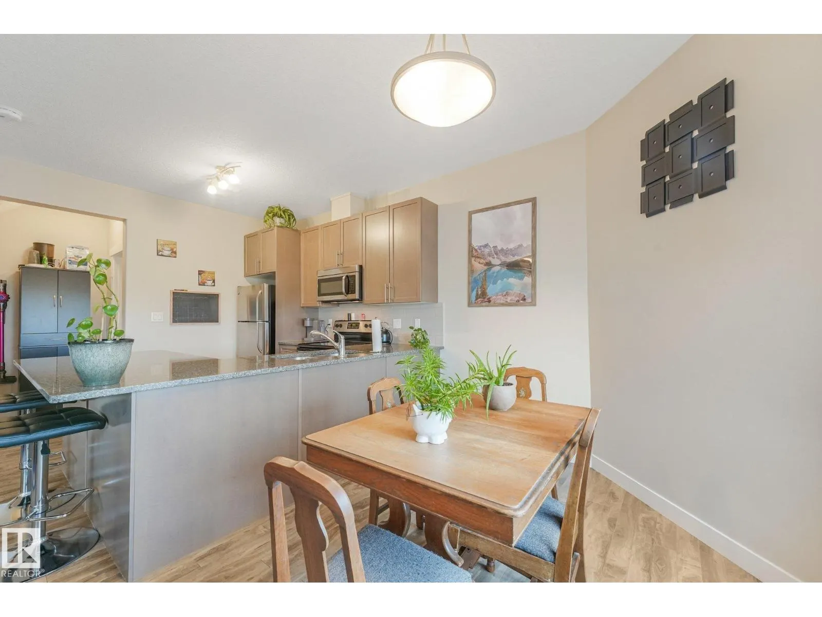 #8 16537 130A ST NW