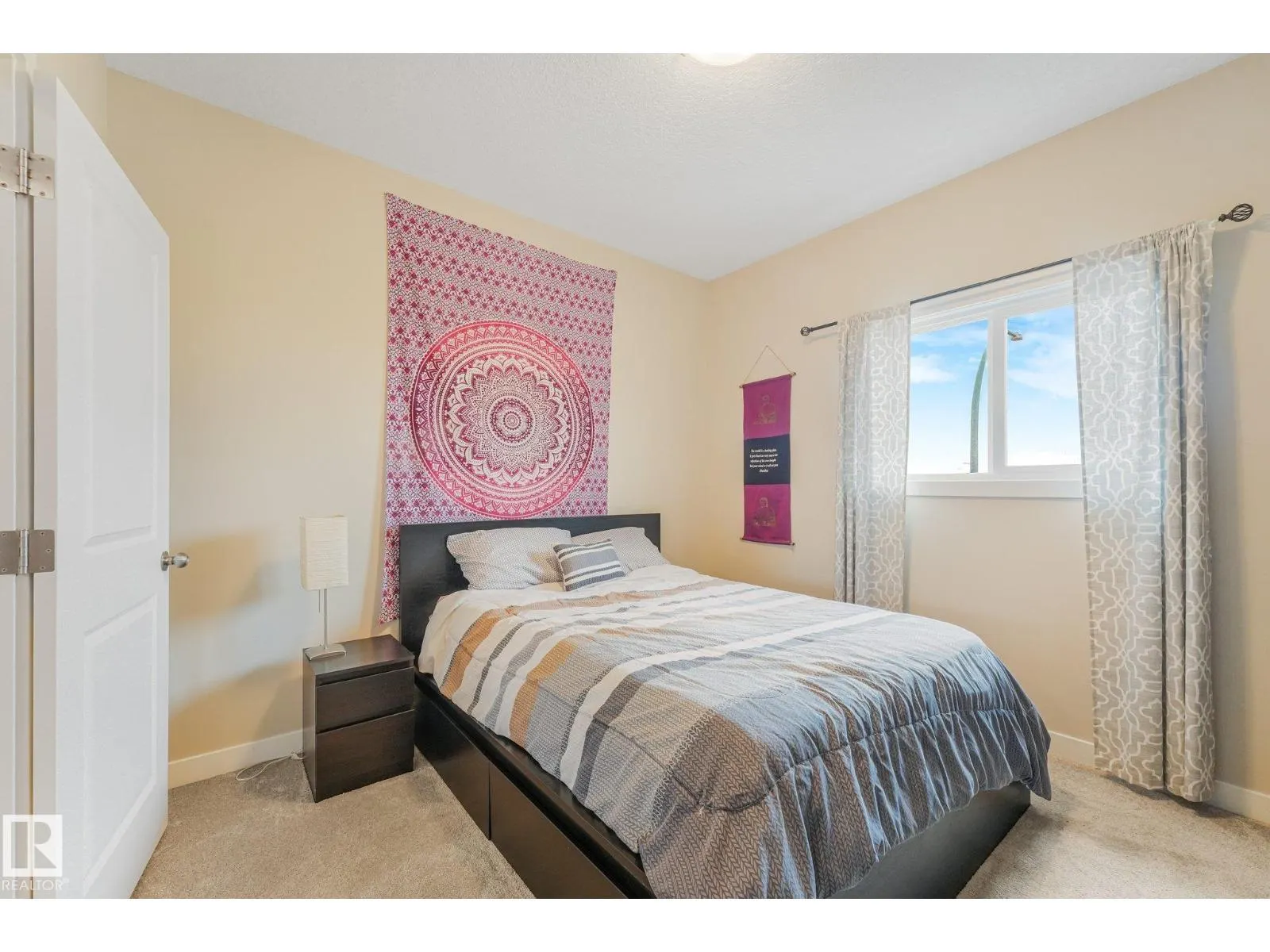 #8 16537 130A ST NW