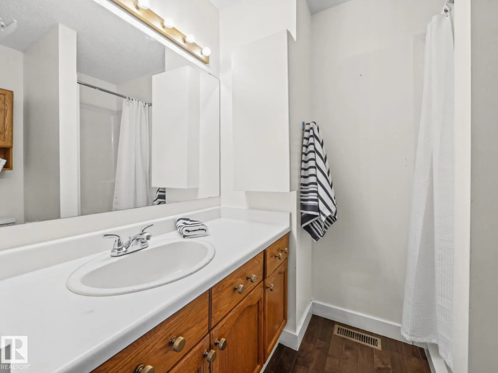 19 DARLINGTON DR