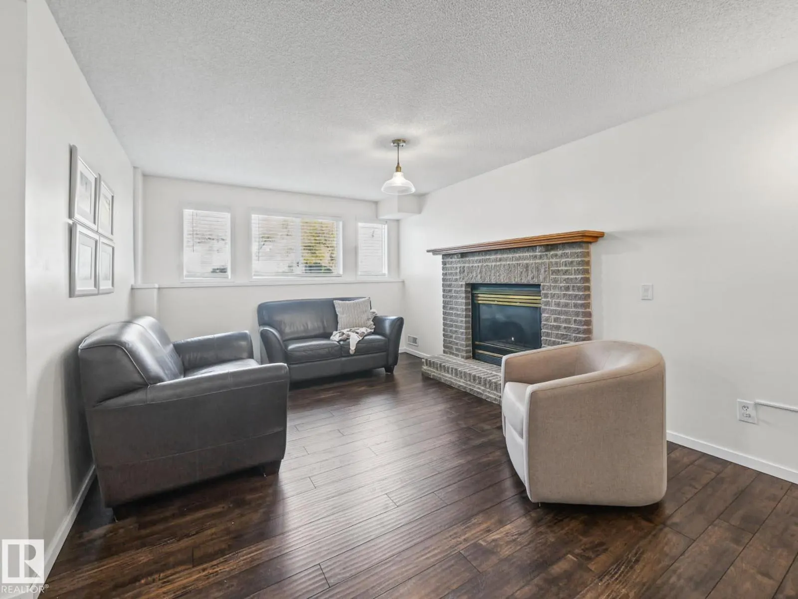 19 DARLINGTON DR