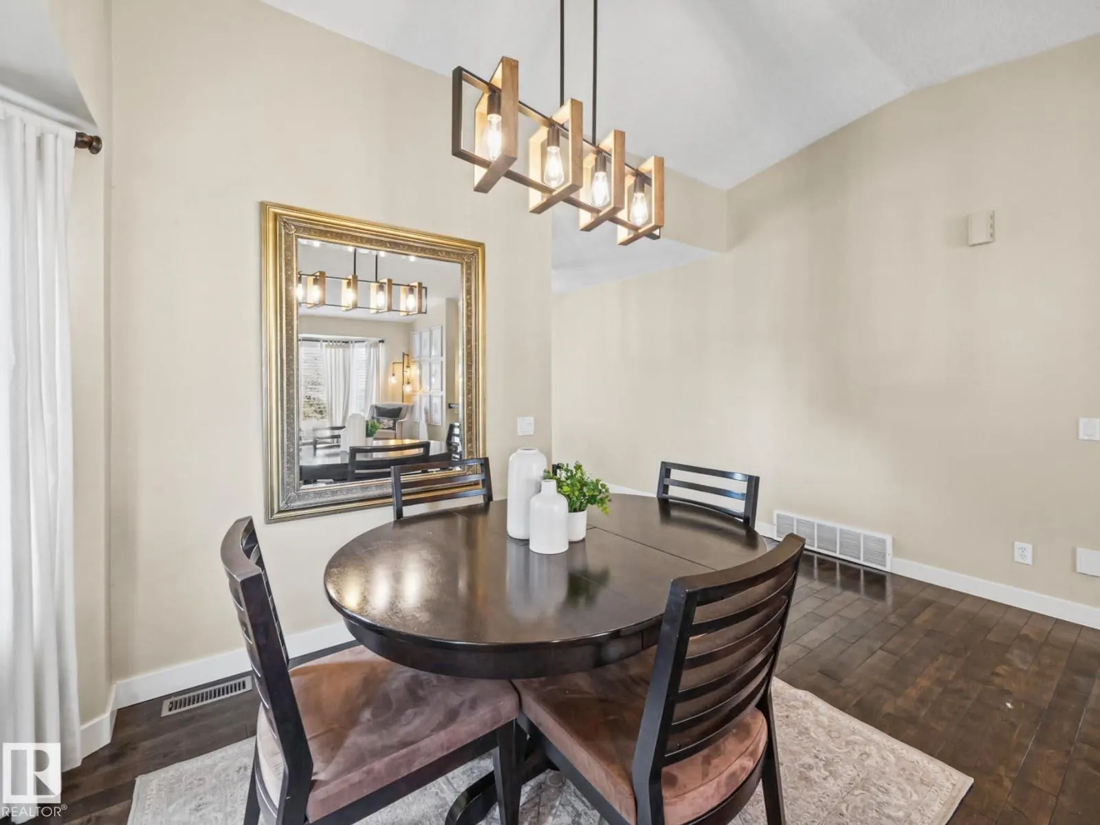 19 DARLINGTON DR