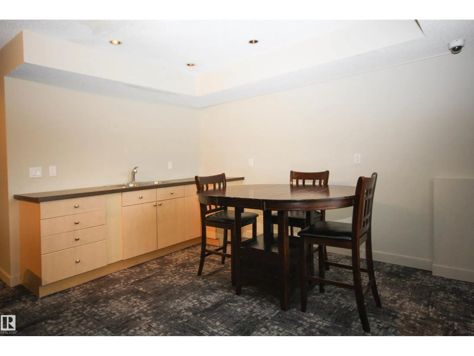 #207 392 SILVER BERRY RD NW