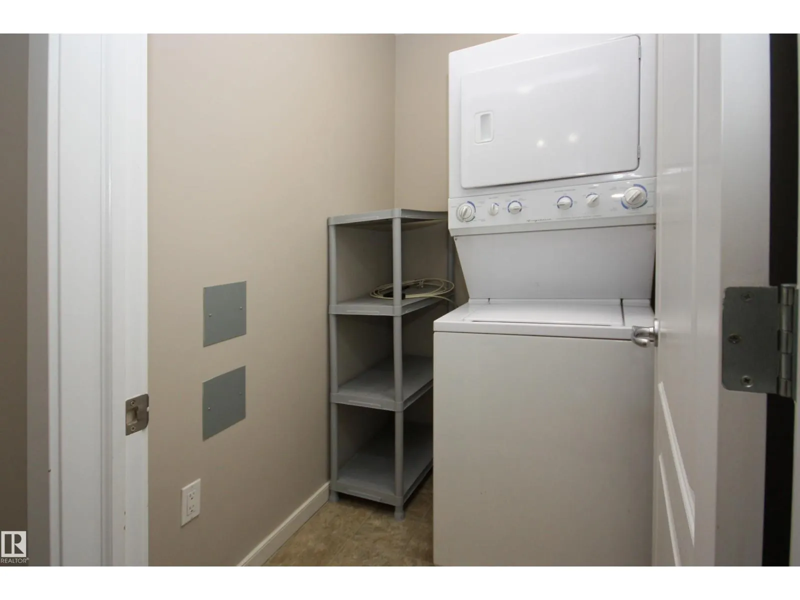 #207 392 SILVER BERRY RD NW
