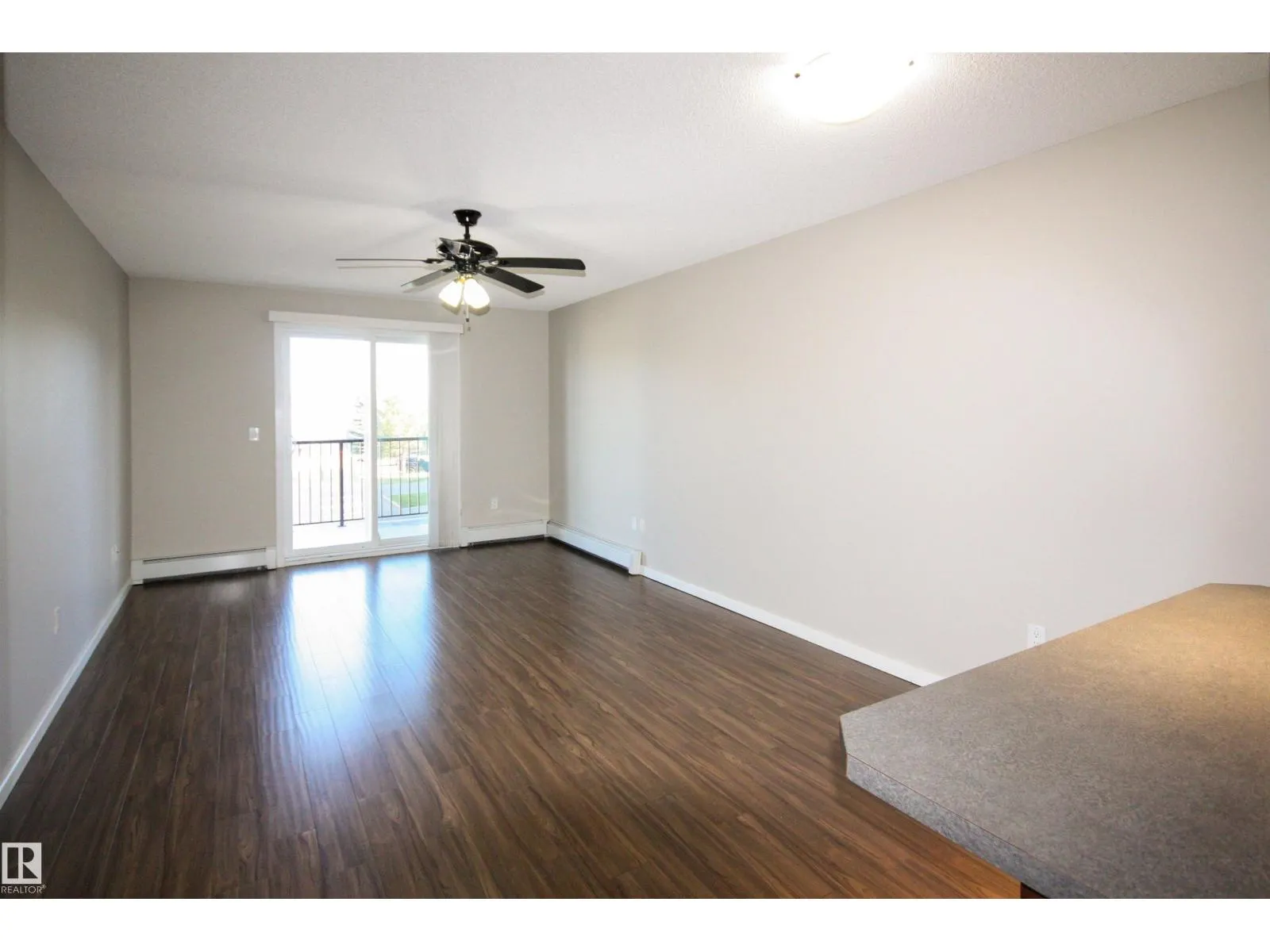 #207 392 SILVER BERRY RD NW