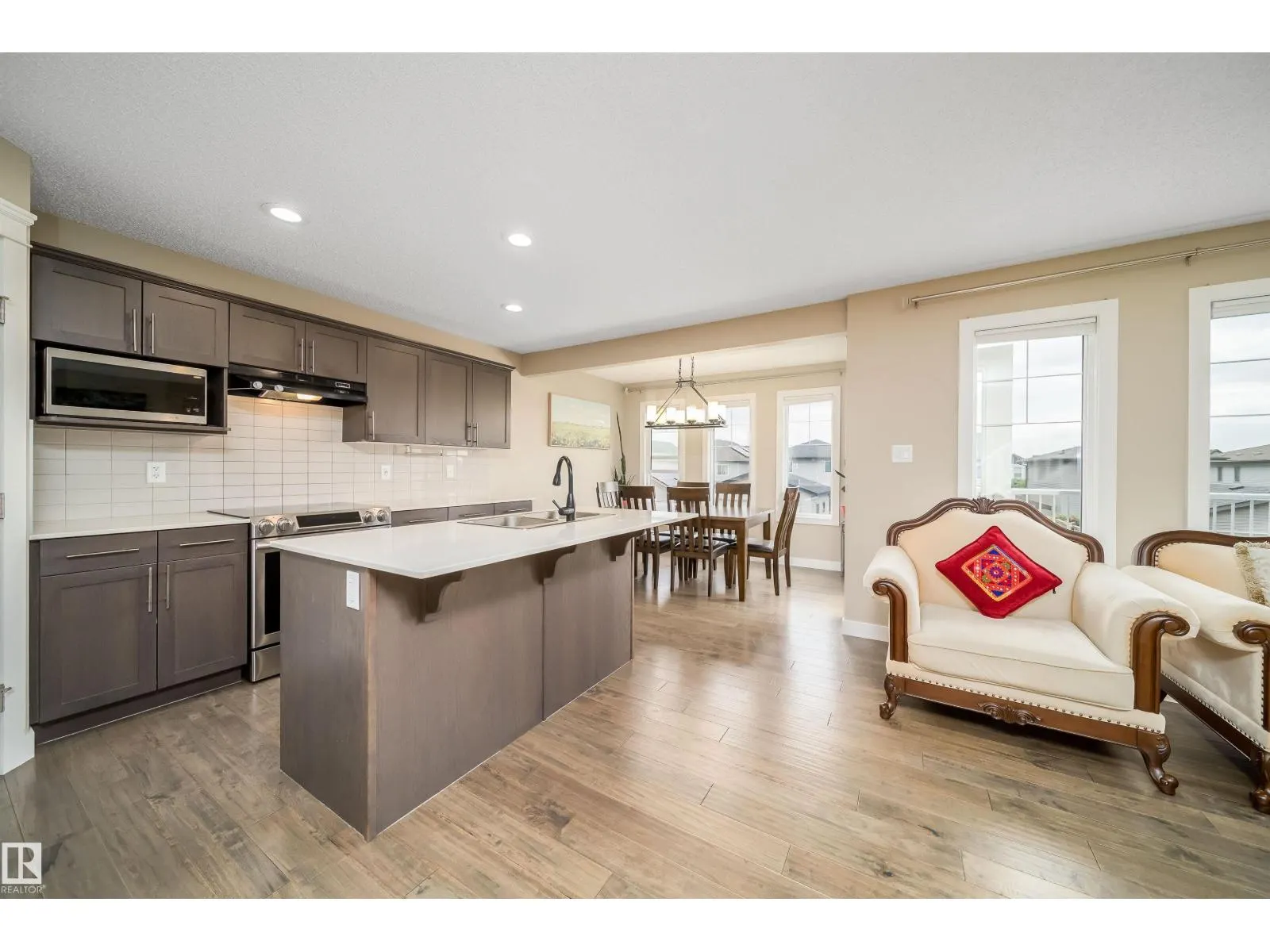 9903 222 ST NW