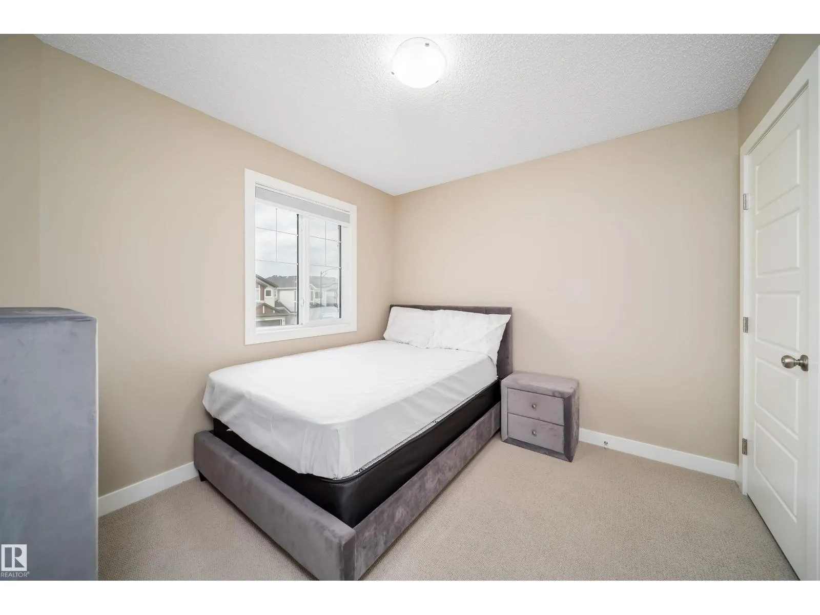 9903 222 ST NW