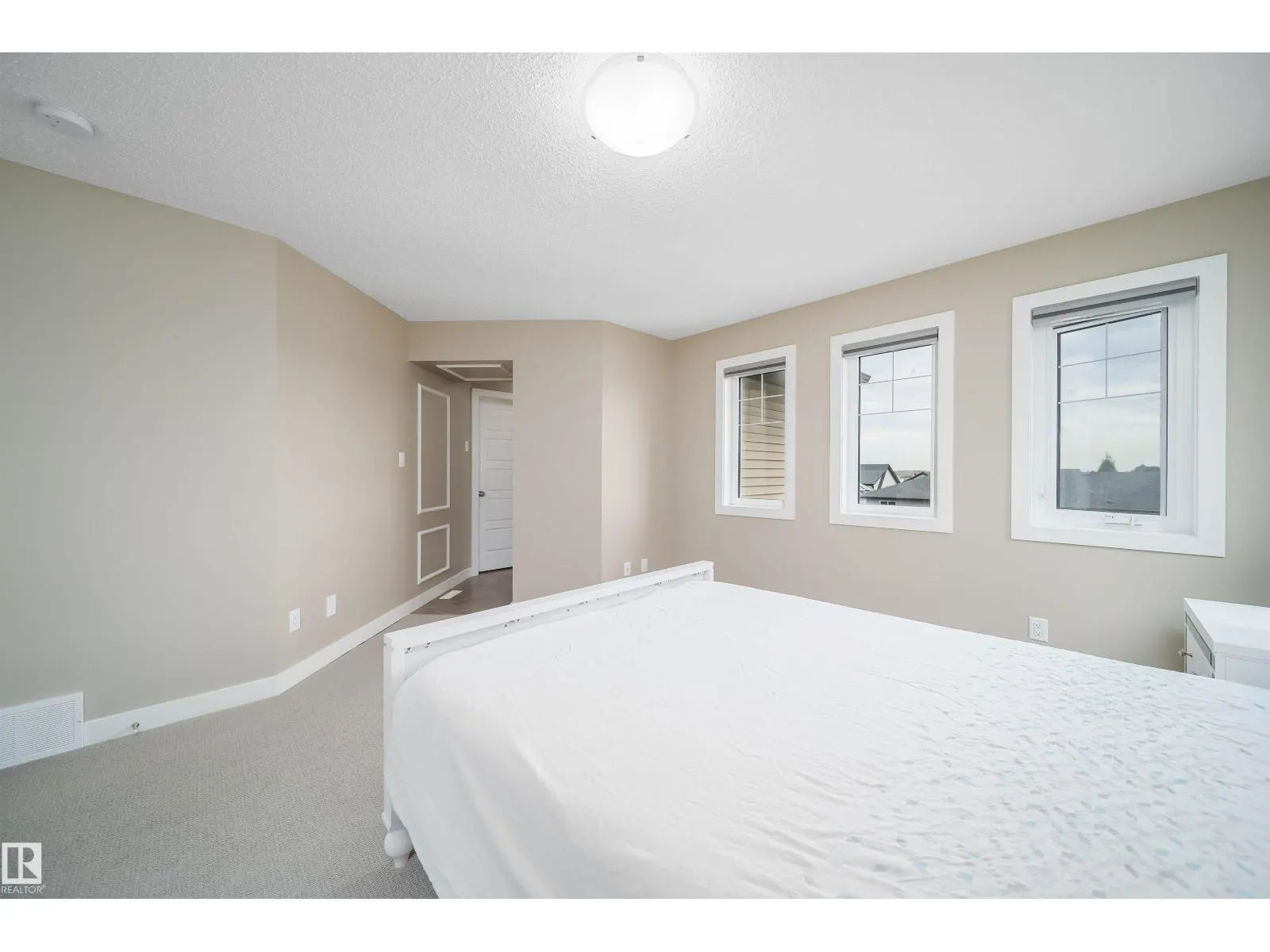 9903 222 ST NW
