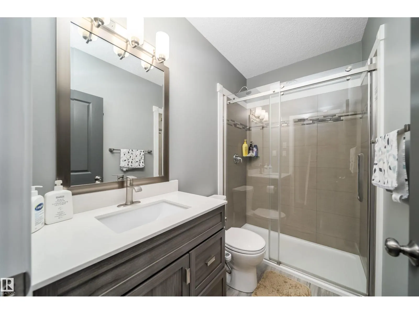 9903 222 ST NW