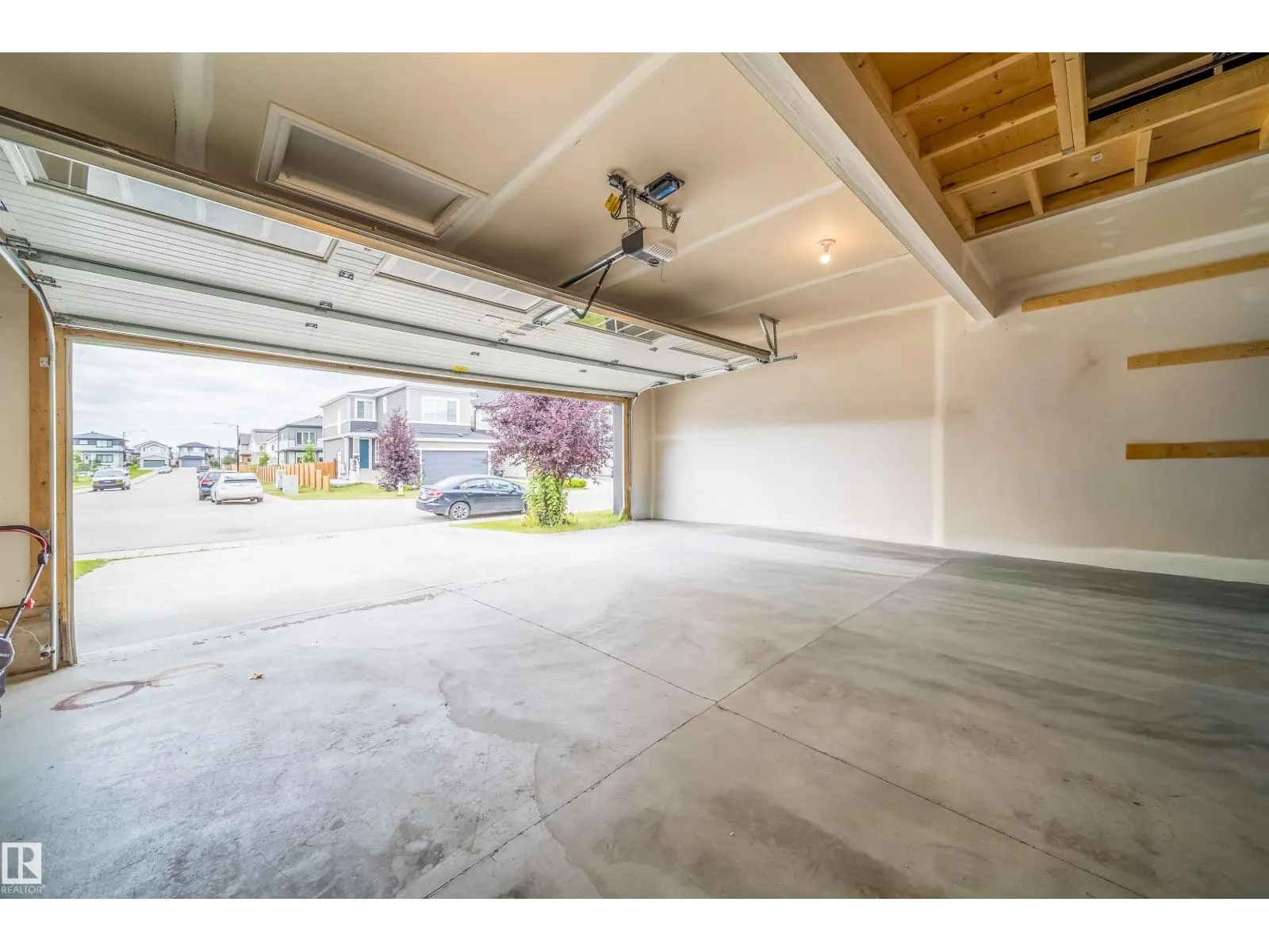 9903 222 ST NW