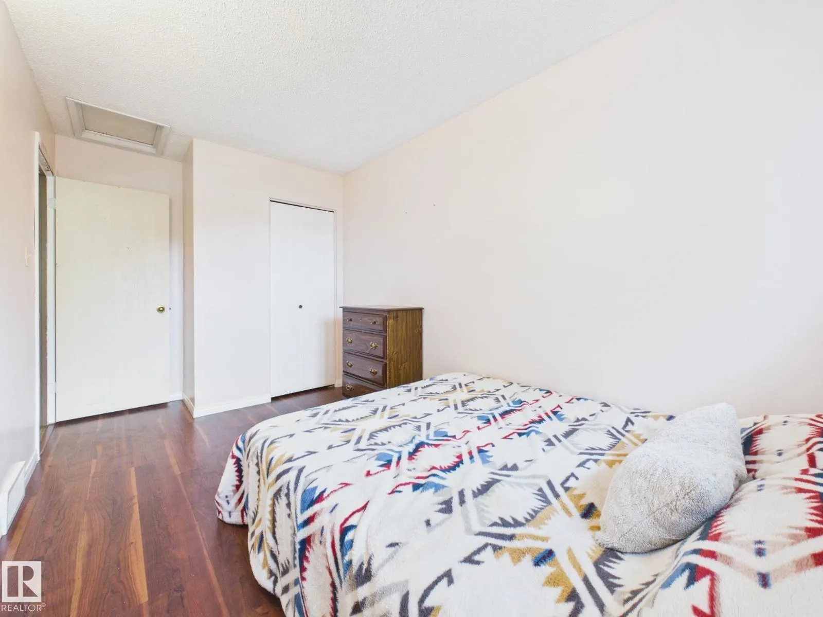 161 Kiniski CR NW