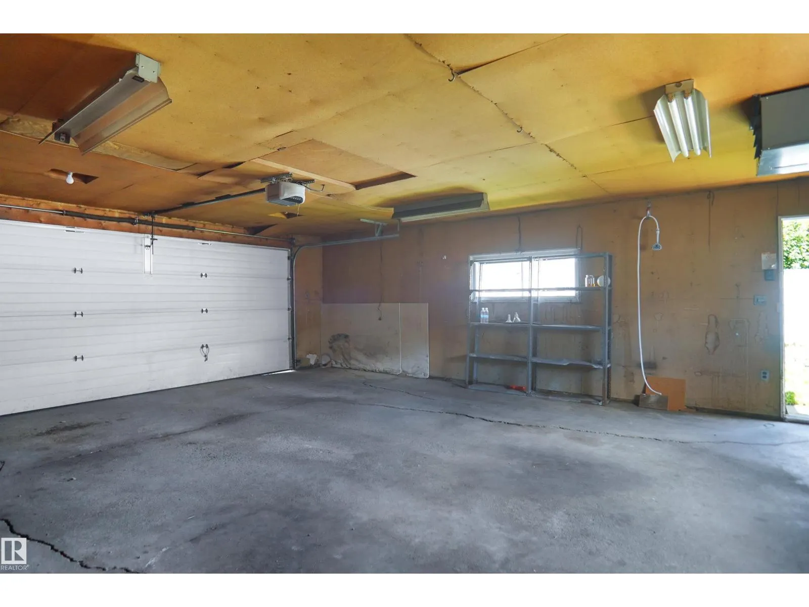7804 143 AV NW