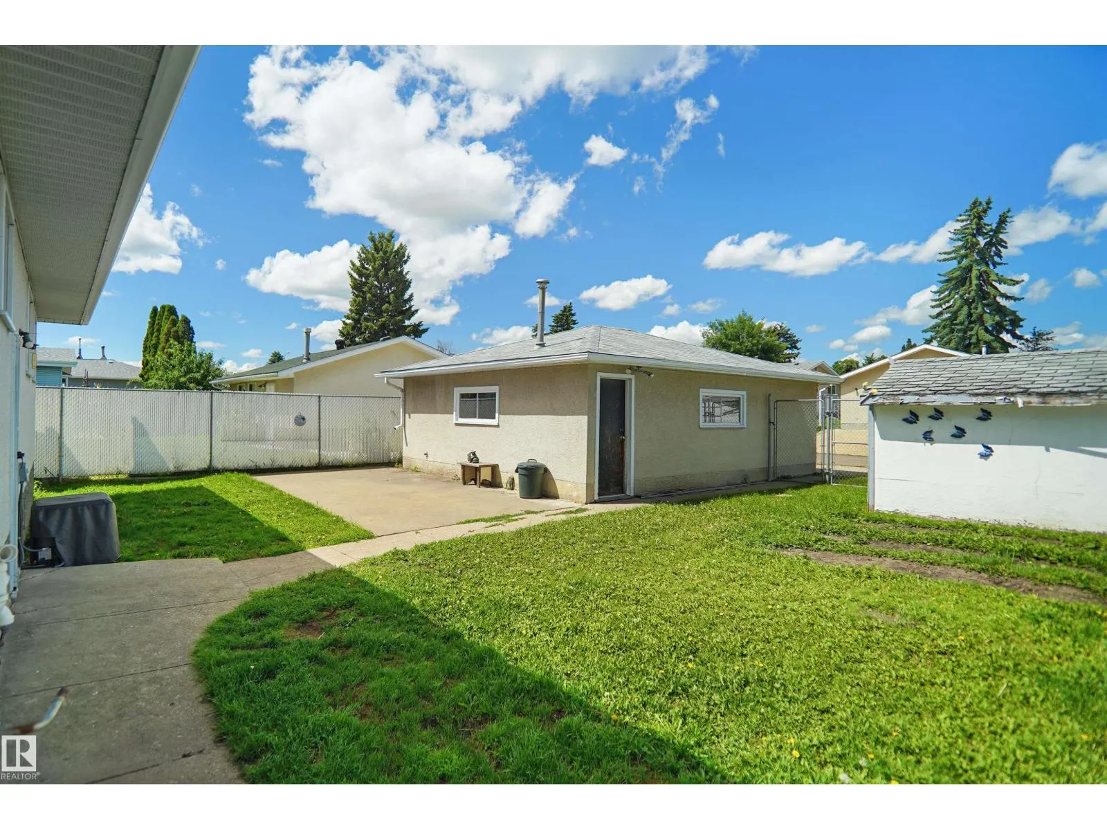 7804 143 AV NW