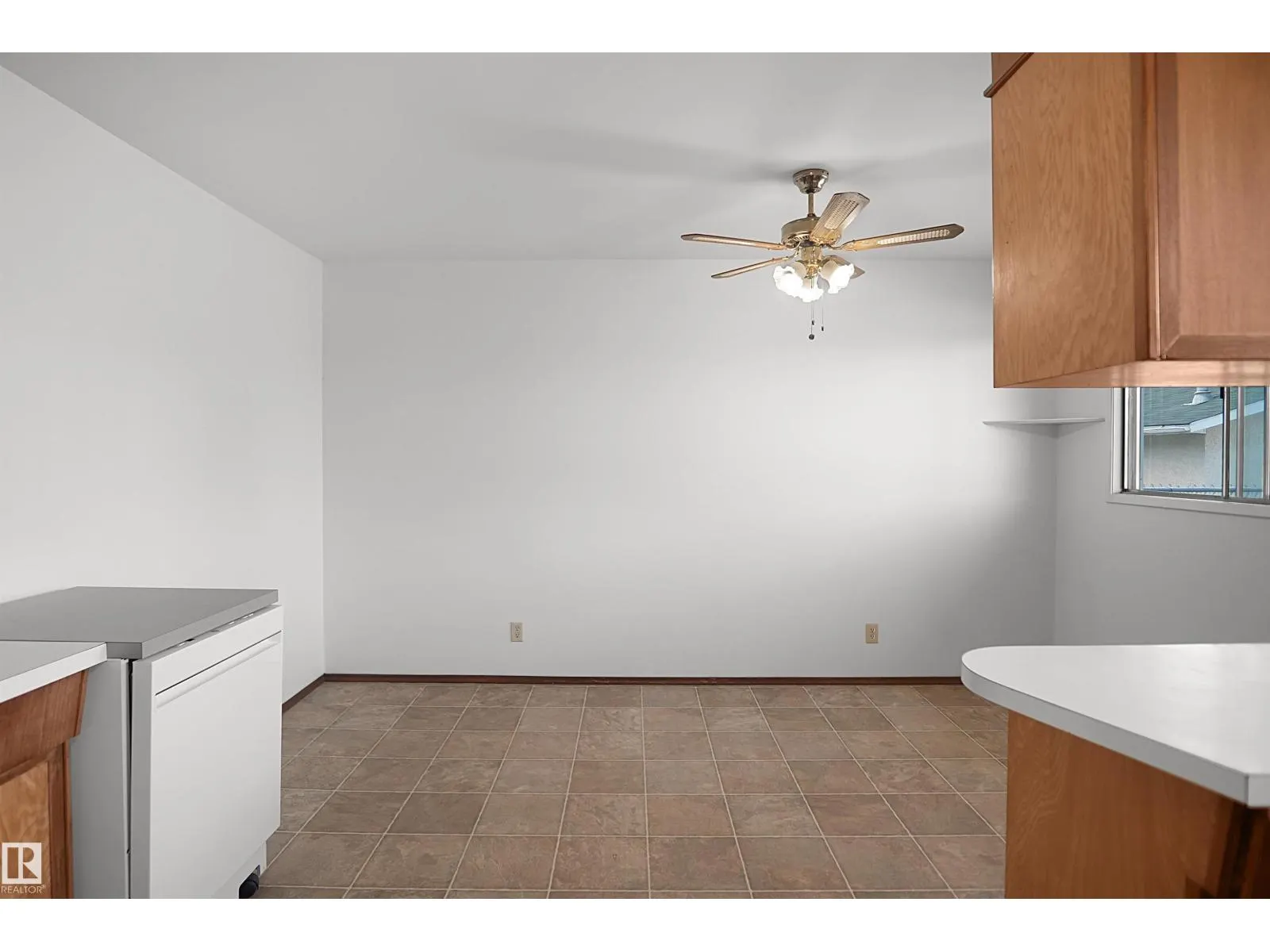 7804 143 AV NW