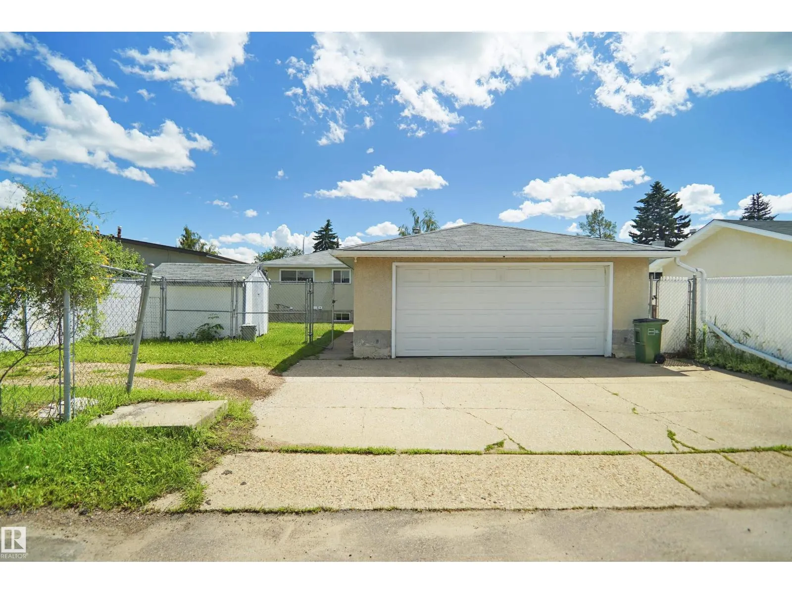 7804 143 AV NW