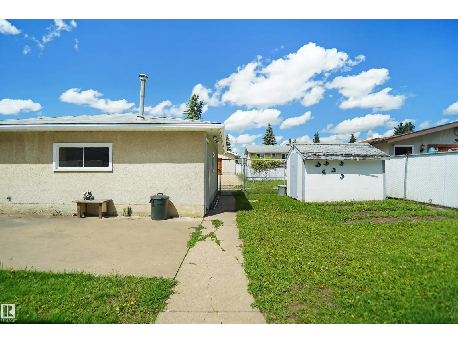 7804 143 AV NW
