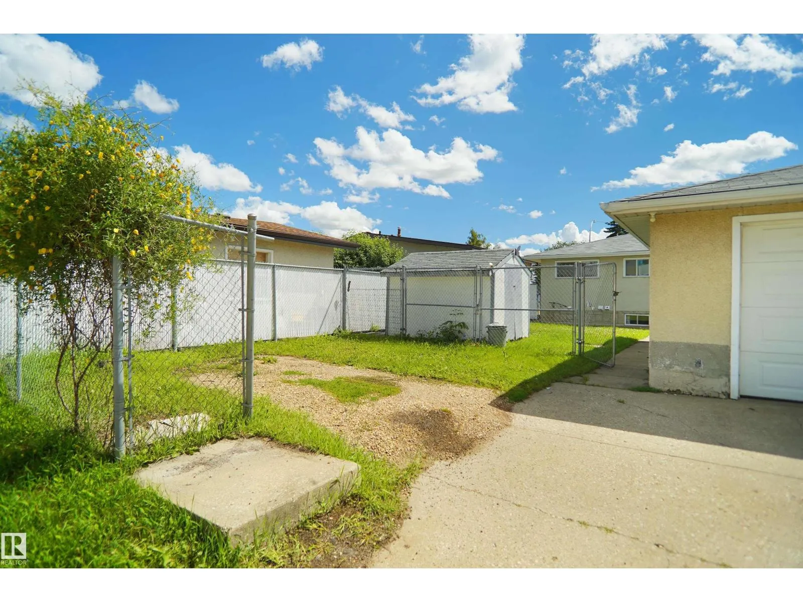 7804 143 AV NW
