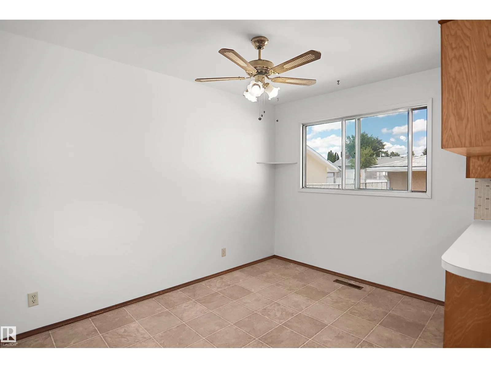 7804 143 AV NW