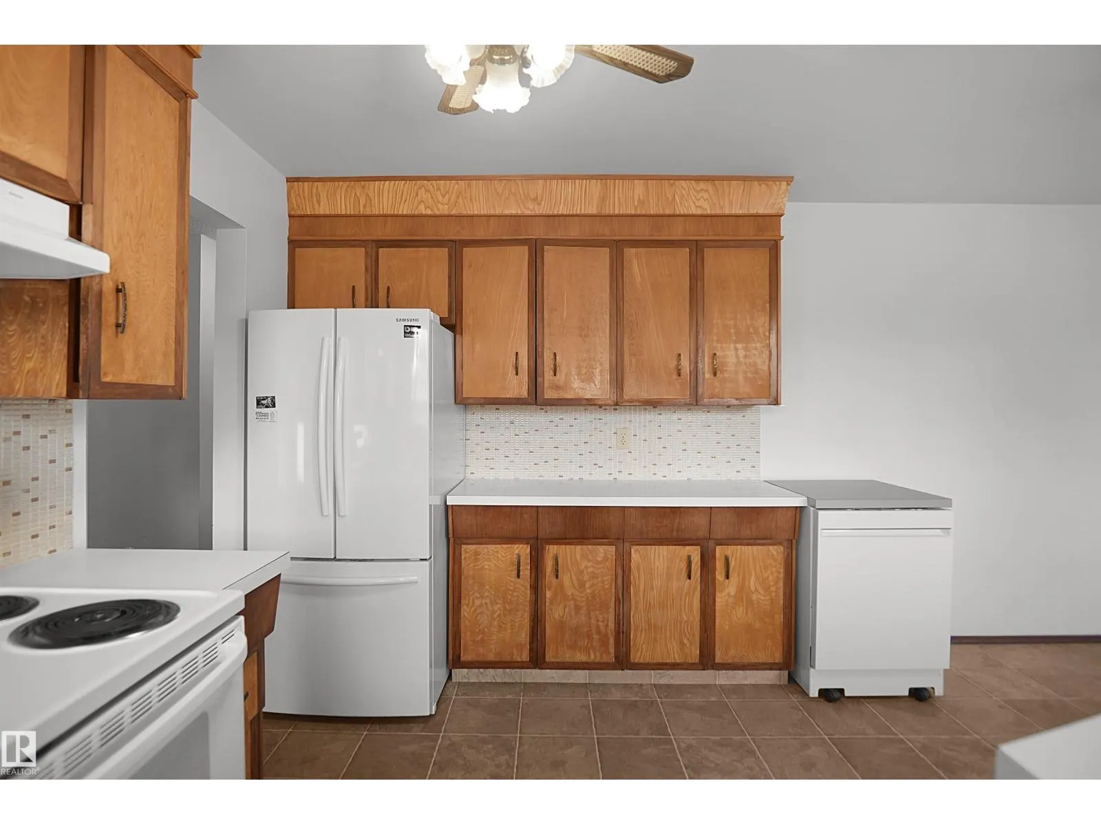 7804 143 AV NW