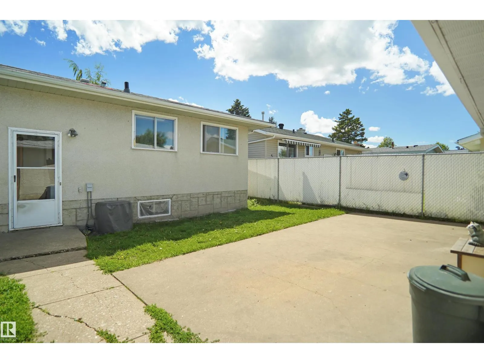 7804 143 AV NW