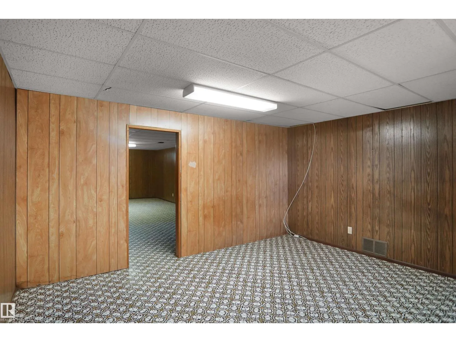 7804 143 AV NW