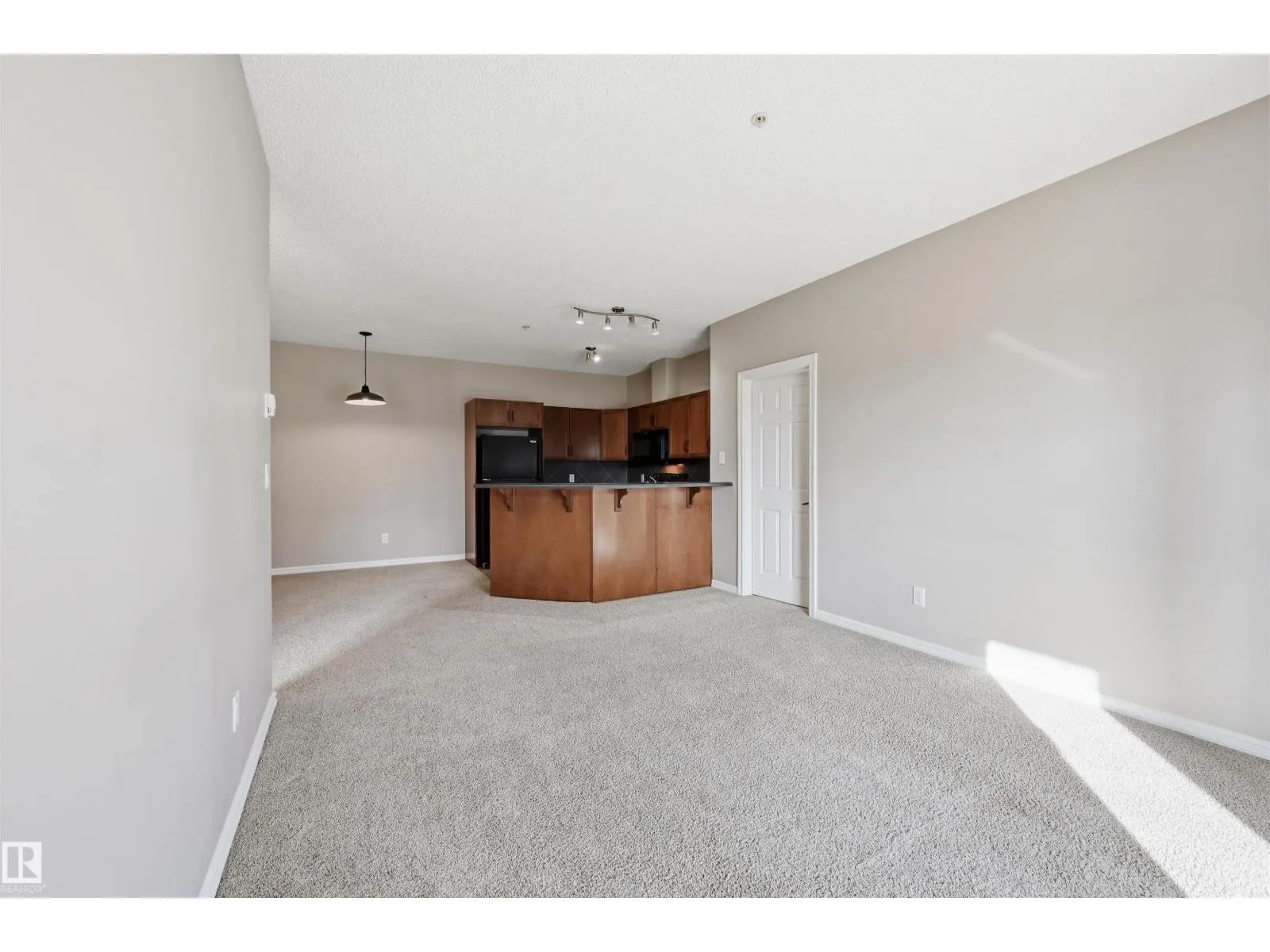 #335 263 MACEWAN RD SW