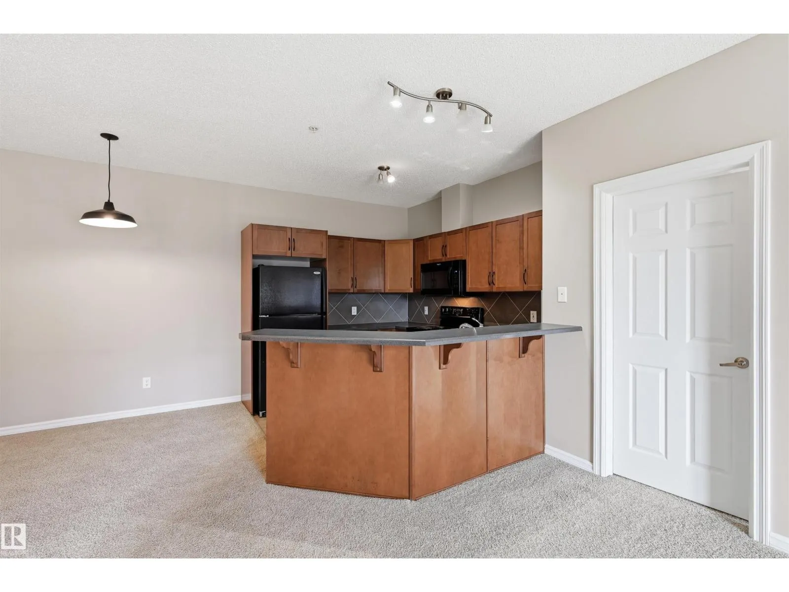 #335 263 MACEWAN RD SW