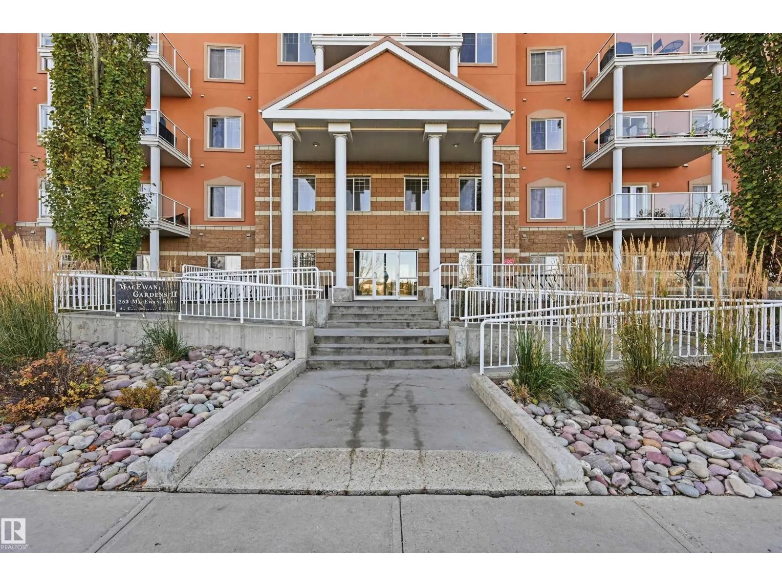#335 263 MACEWAN RD SW