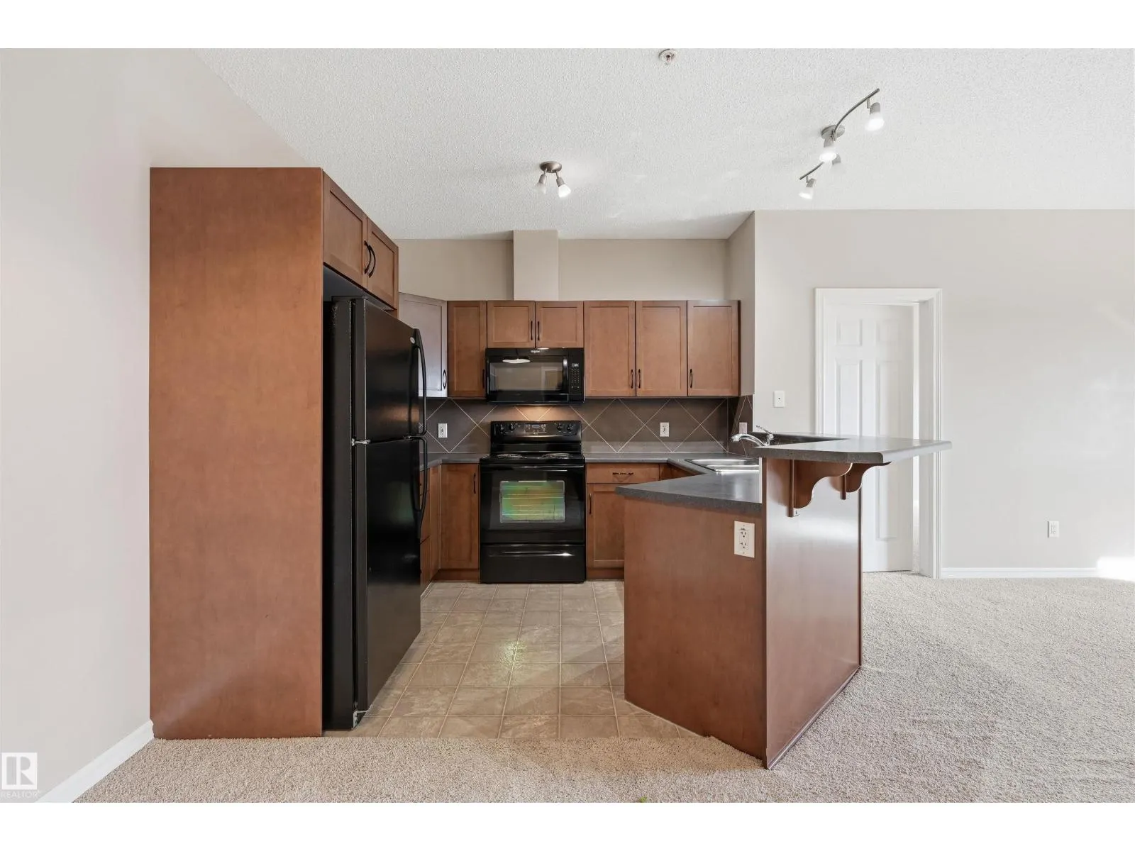 #335 263 MACEWAN RD SW
