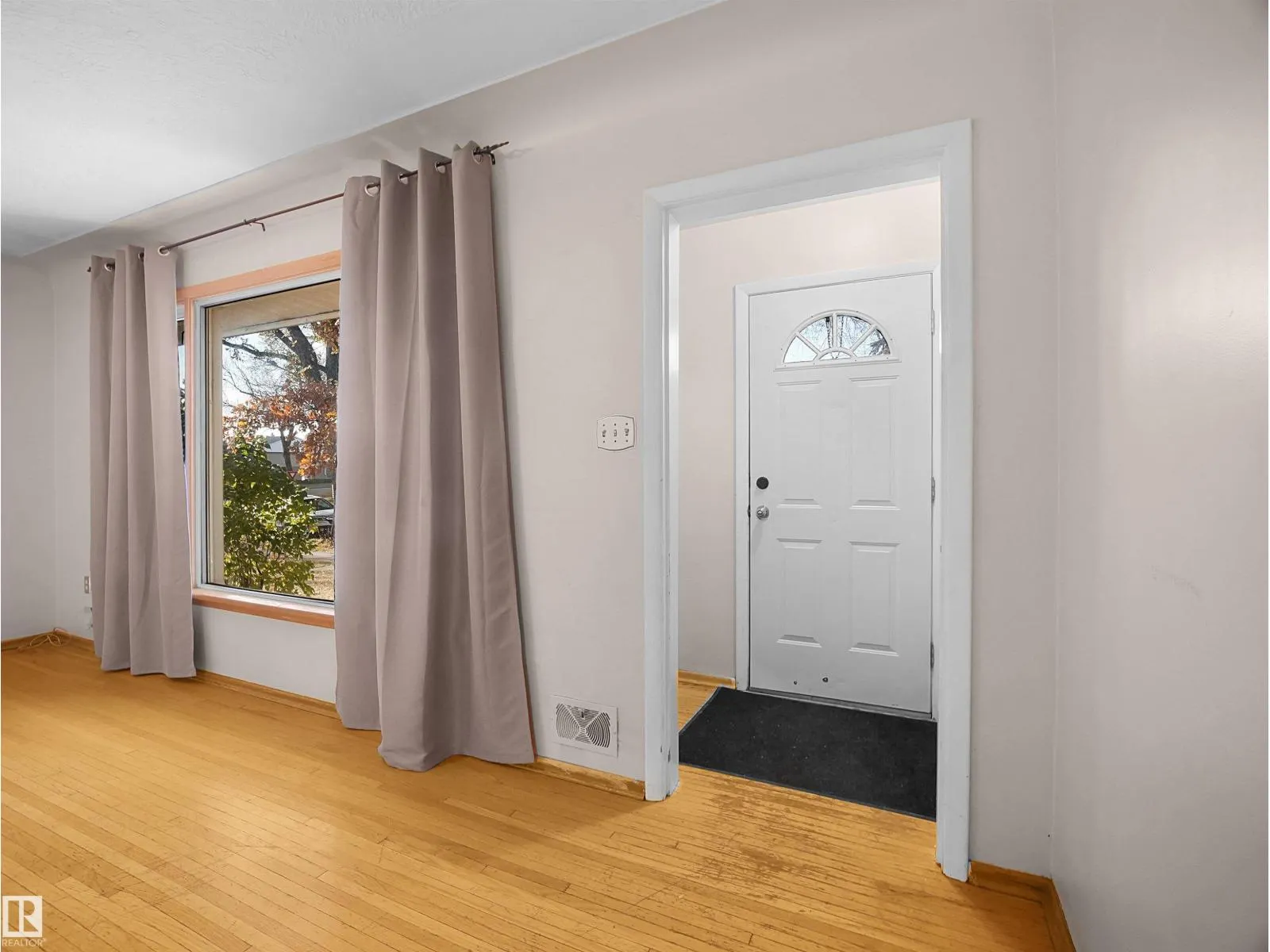 12407 96 ST NW
