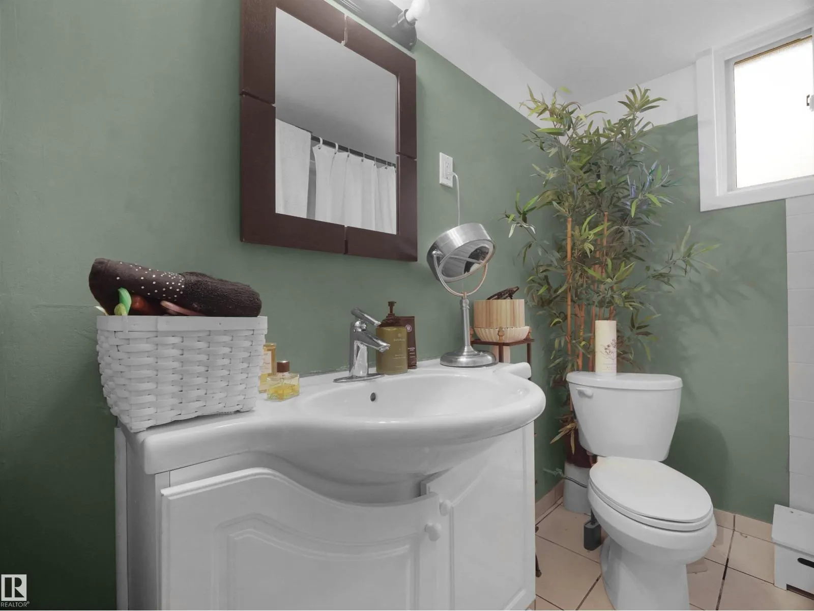 12407 96 ST NW