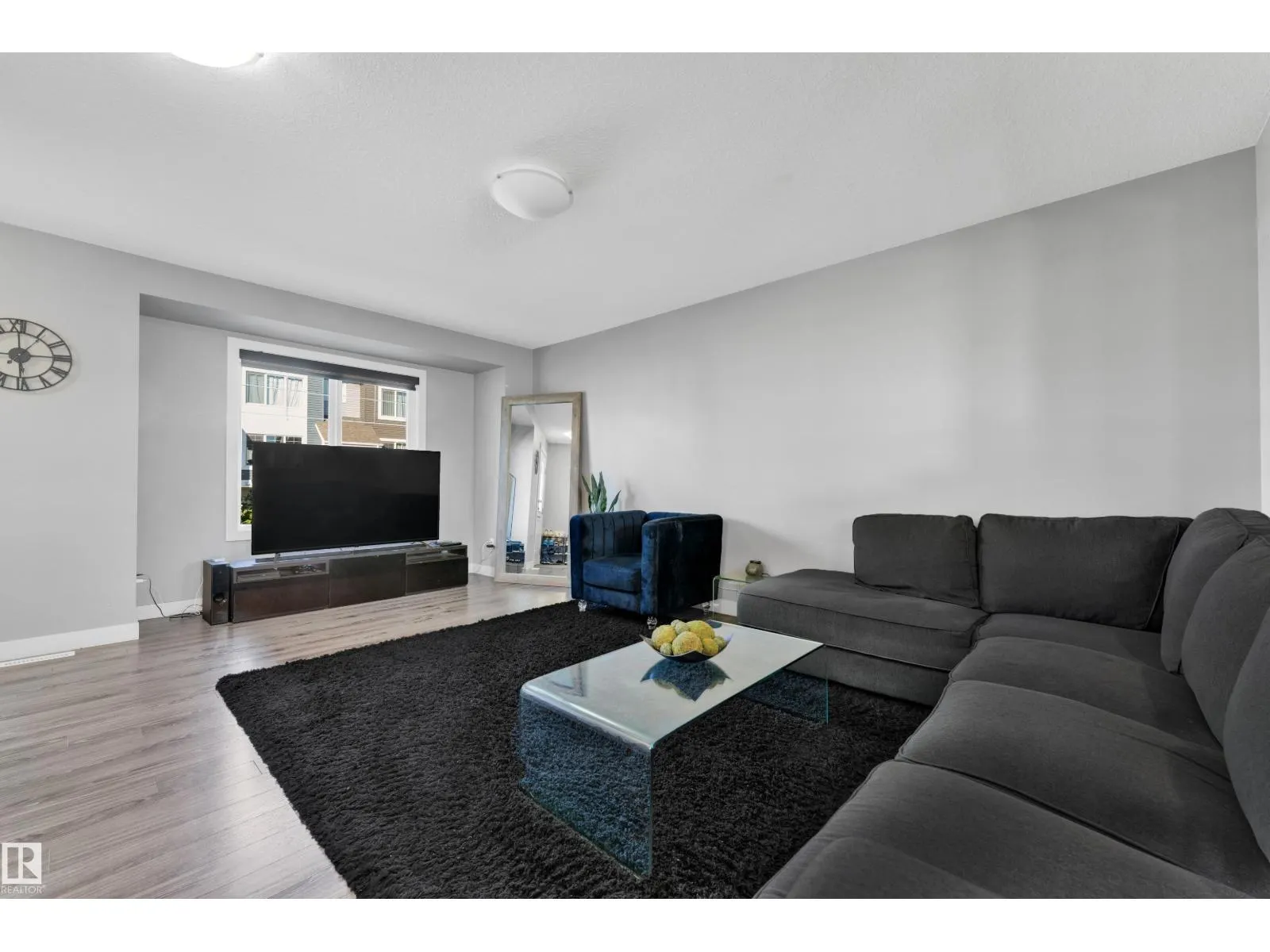 #22 4205 30 ST NW