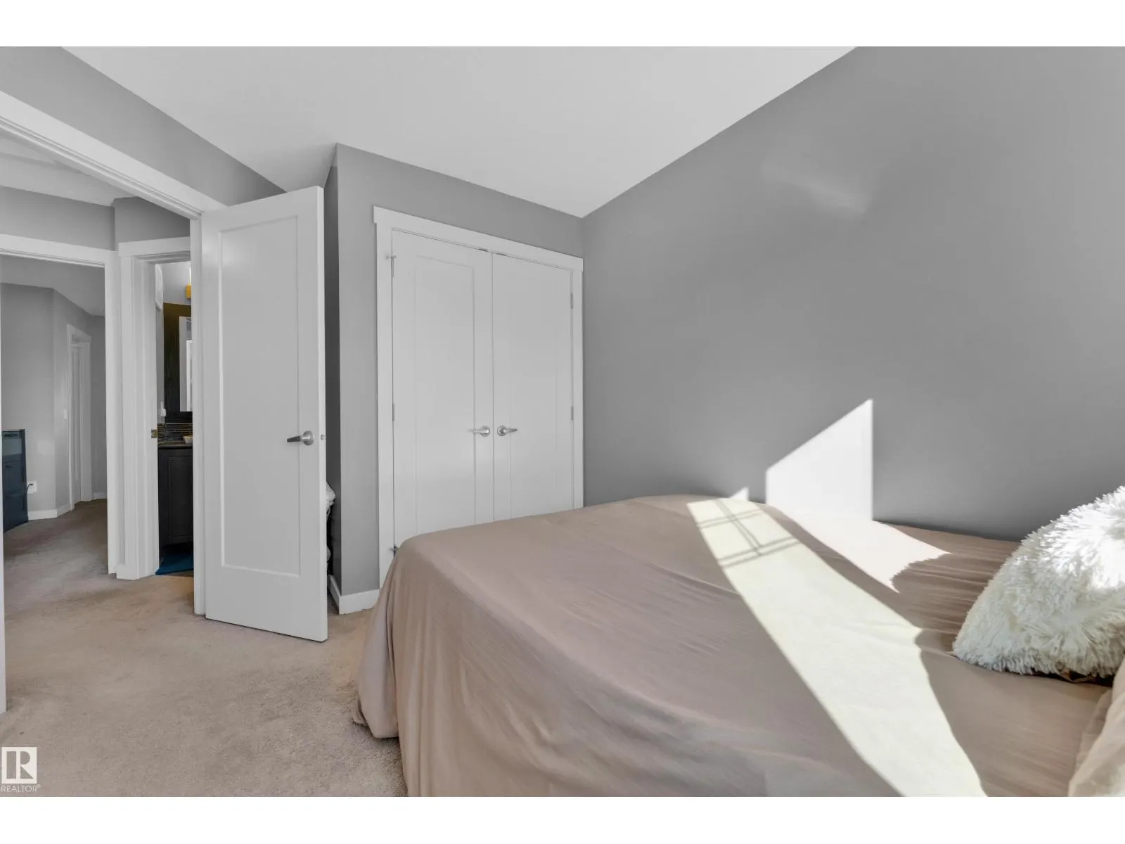 #22 4205 30 ST NW