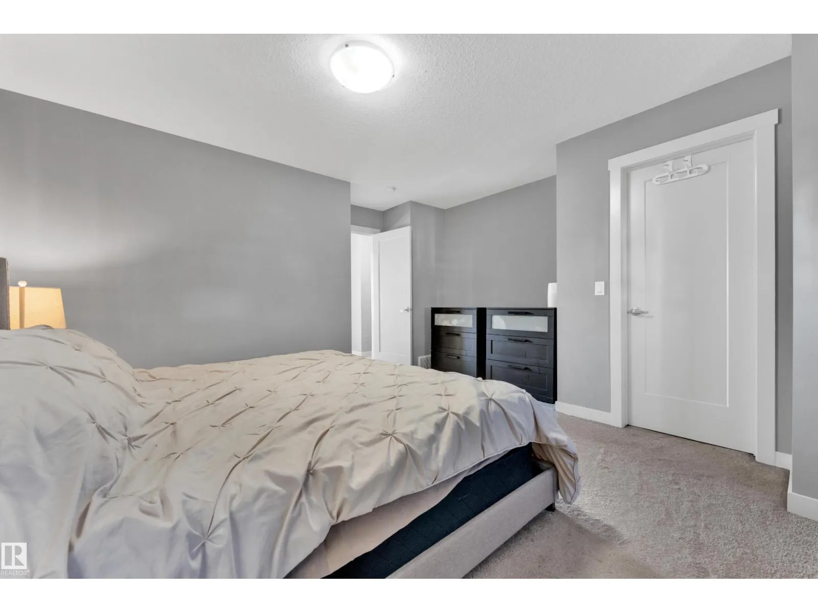 #22 4205 30 ST NW