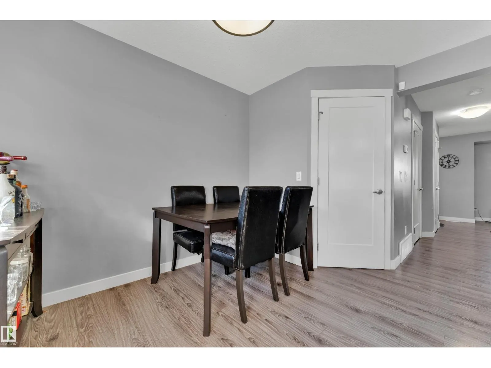 #22 4205 30 ST NW