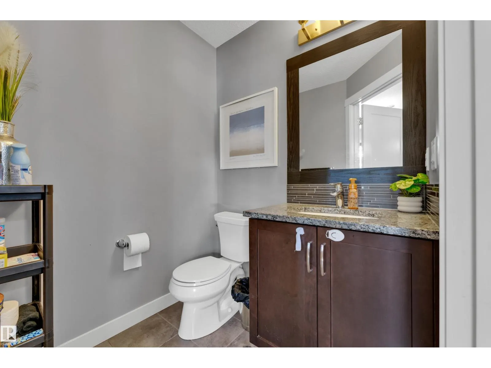 #22 4205 30 ST NW
